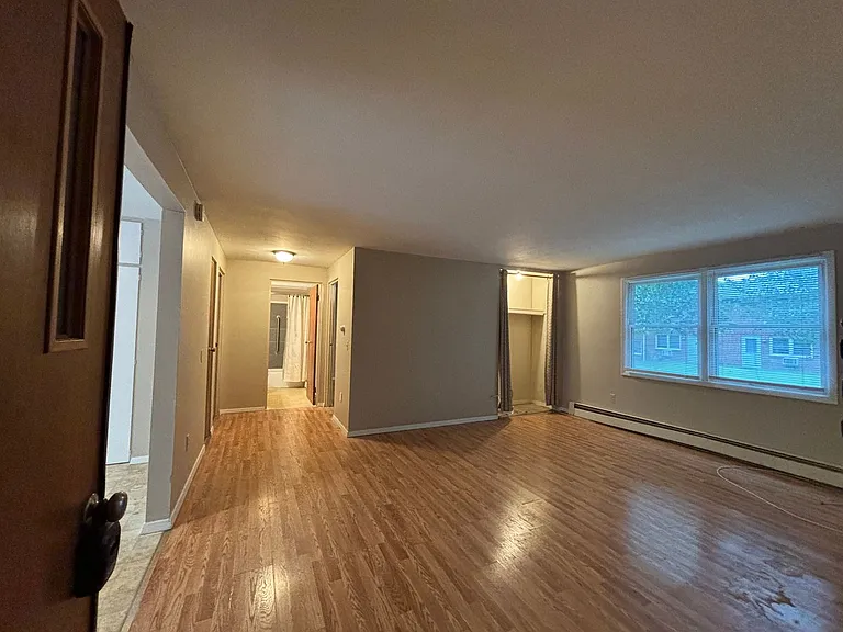 1868 Livingston Rd — Photo 11
