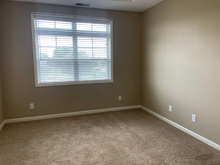 605 W Market St #416 — Photo 13