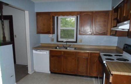 5th image of 1304 SE Knights Cir