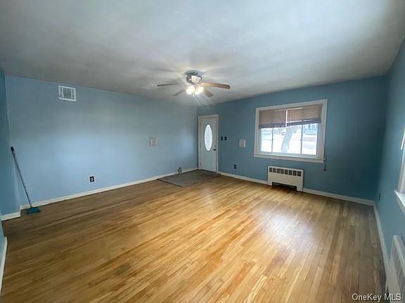 5th image of 26 Winslow Pl