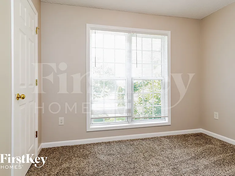 1046 Preserve Ln — Photo 15