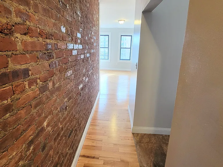 184 Nagle Ave #5C — Photo 6