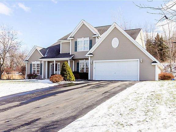 4th image of 26 Brimfield Cir