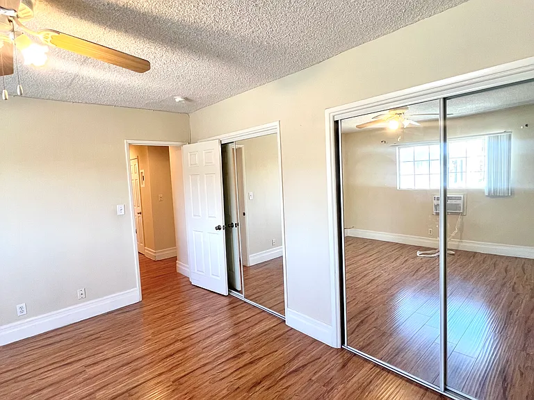 1035 Western Ave #4 — Photo 13