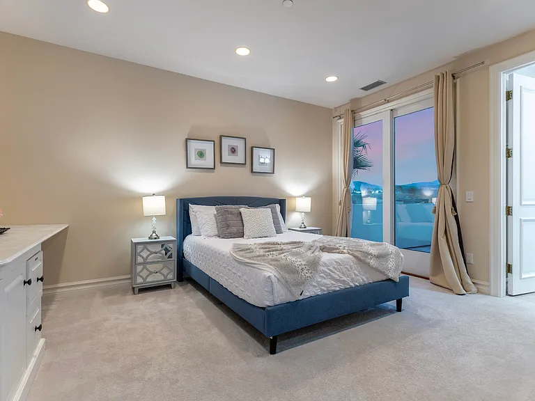 2261 Liane Ln — Photo 34