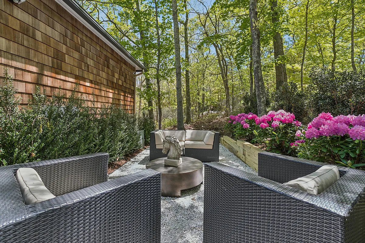 Building Photo - 876 Millstone Rd