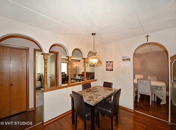 3rd image of 6460 W Belle Plaine Ave APT 311