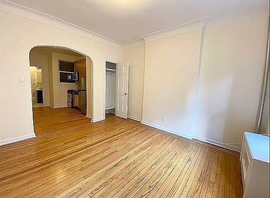 1st image of 1606 1st Ave #2F
