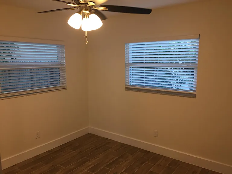 2511 W Violet St — Photo 8