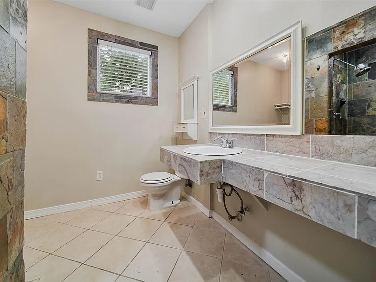 4505 Larch Ln — Photo 11