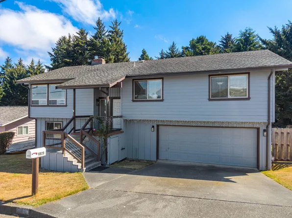 6829 Bret Harte Ln, Eureka, CA 95503