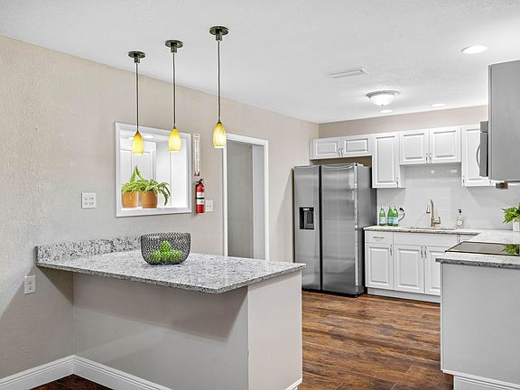 3rd image of 3912 E Chelsea St #14956414