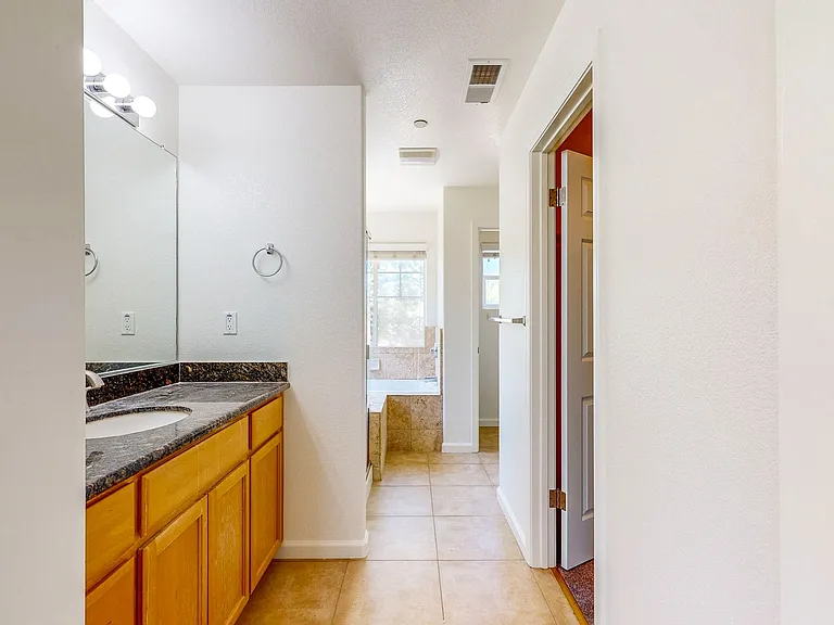 642 Acacia Ln — Photo 42