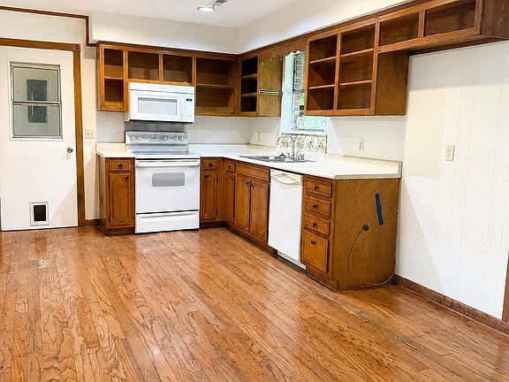 4th image of 204 Plantation Dr