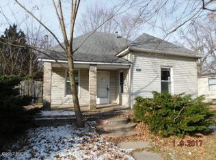 805 Madison St, Benton, IL 62812