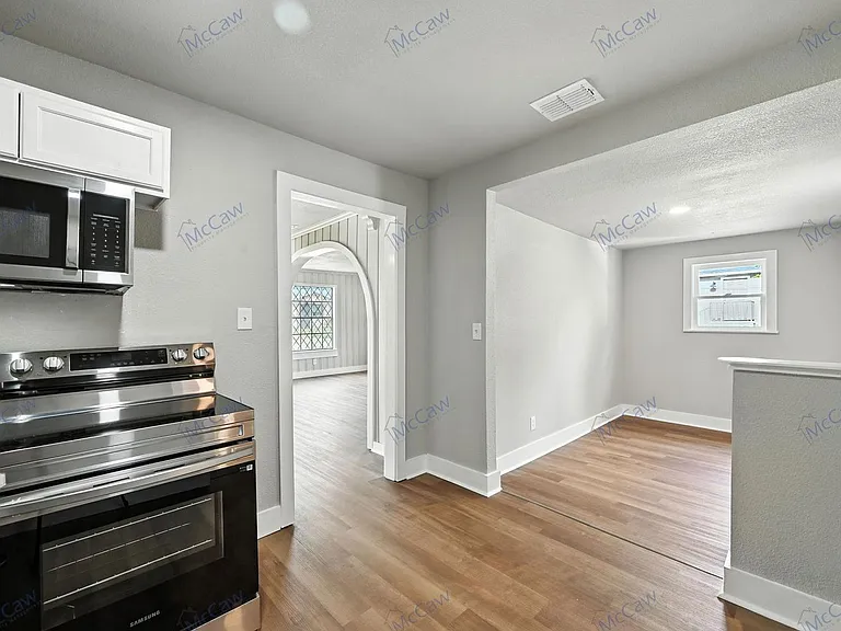 4929 Willie St — Photo 9