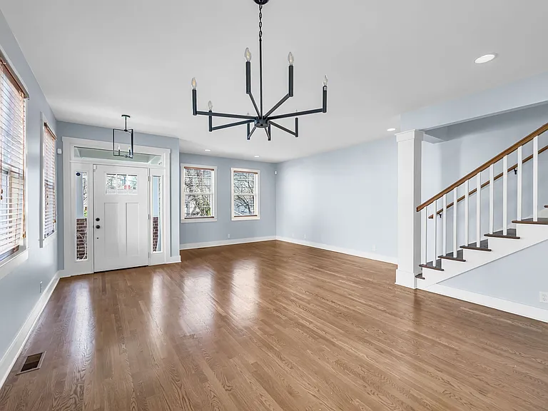 1109B S Douglas Ave — Photo 13