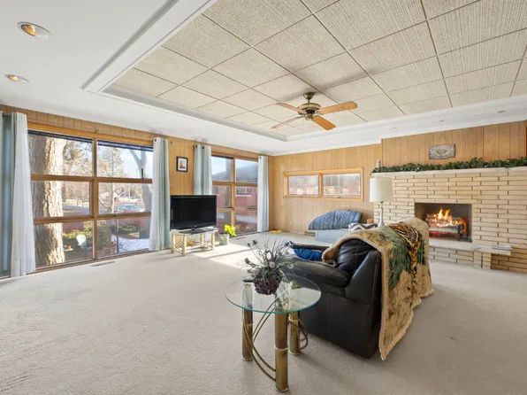 25 S Euclid Ave, Villa Park, IL 60181