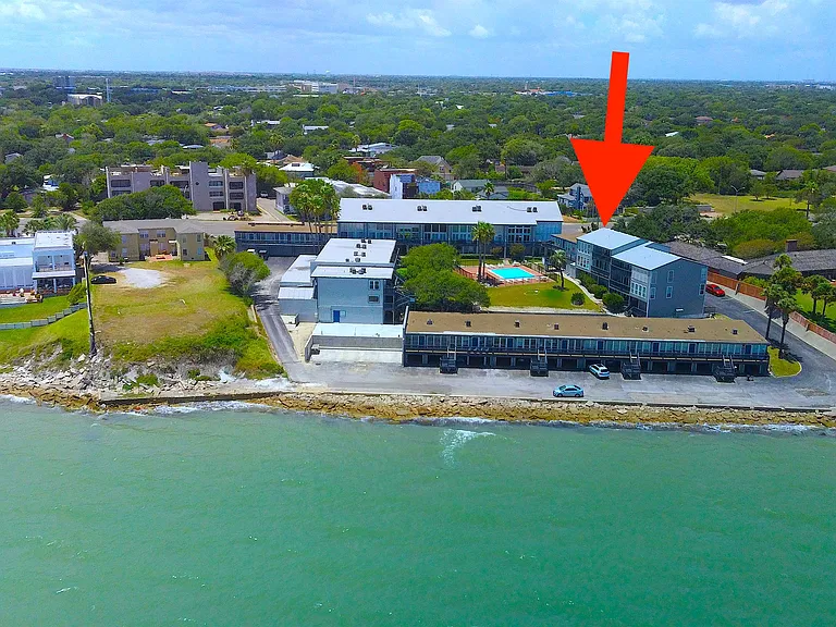3402 Ocean Dr #1 — Photo 3