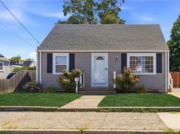 98 Dewey Ave, Pawtucket, RI 02861