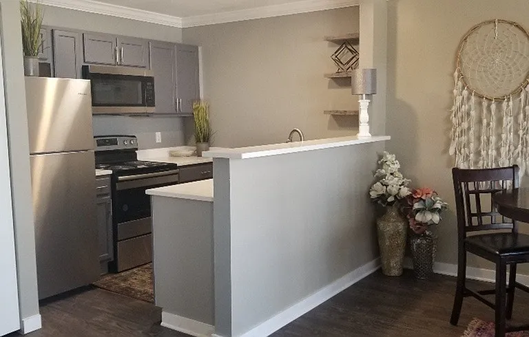 Elevate 1bd kitchen-dinn