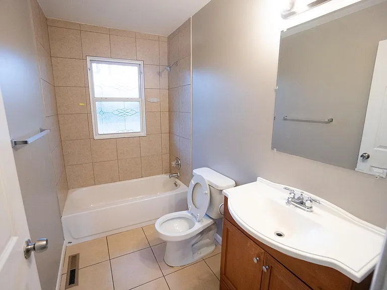 22760 Rosewood Ave — Photo 11