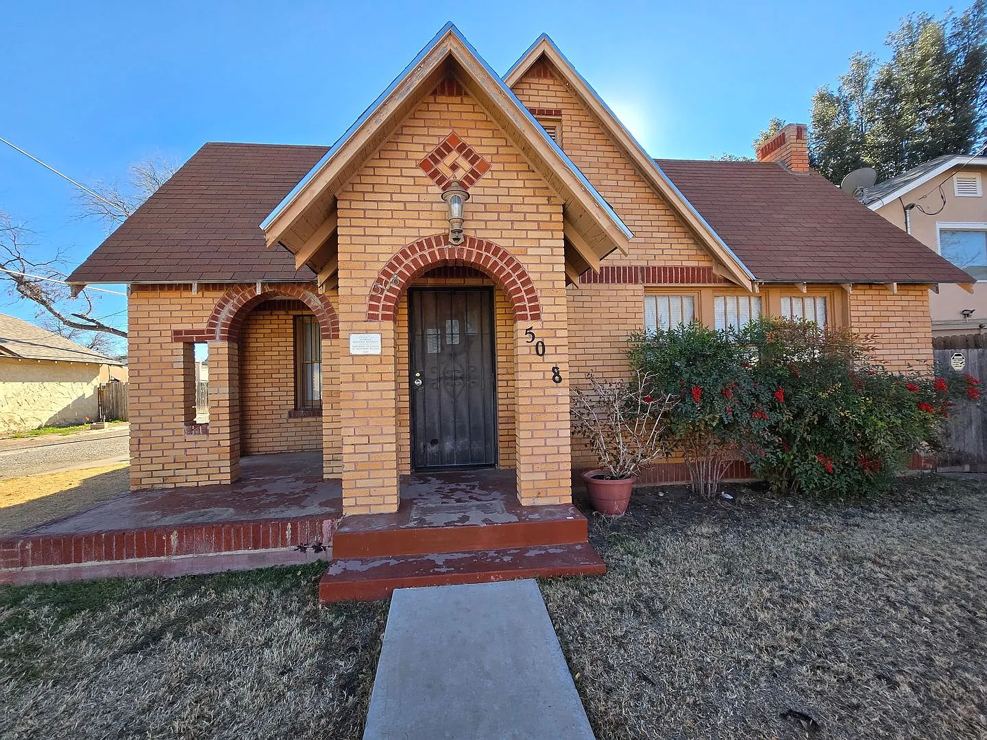 Beautiful brick home! — Photo 1