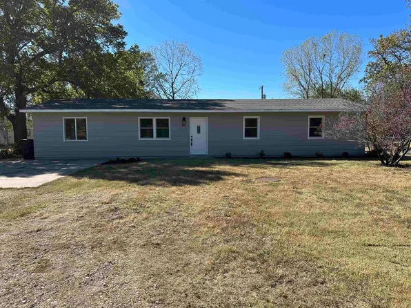 713 Elm St, Burden, KS 67019