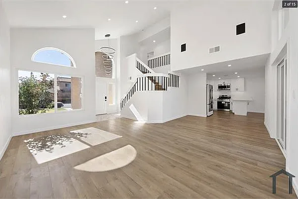 3333 Fairfield Ave #A — Photo 2