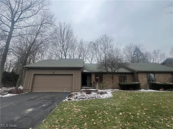 132 Topaz Trl, Cortland, OH 44410