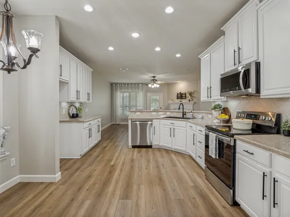 359 Wrangler Dr, Fairview, TX 75069
