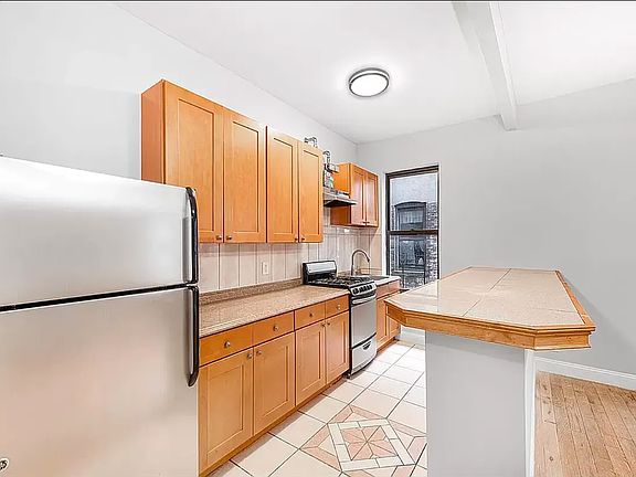 3rd image of 100 W 139th St Unit 38B