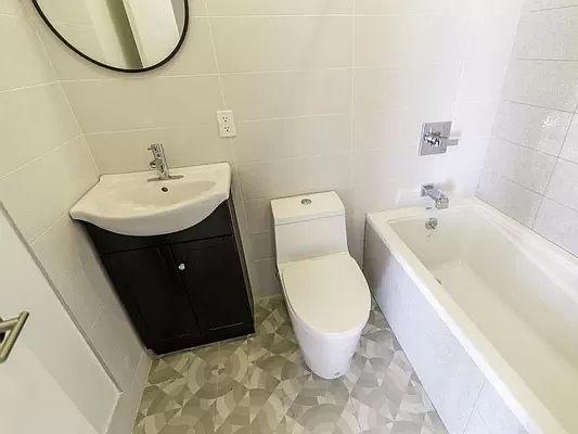 5th image of 379 S 3rd St APT 2A
