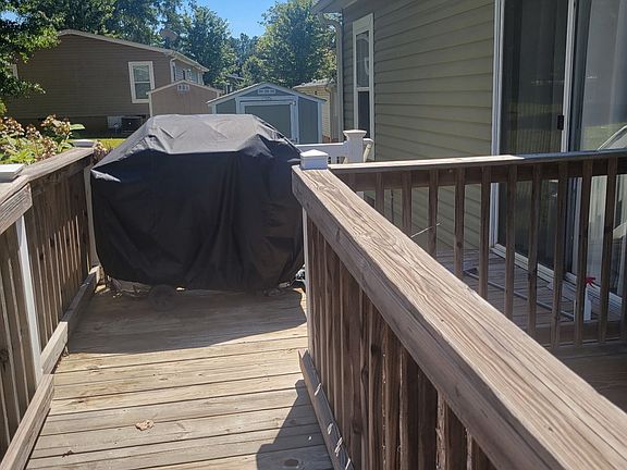 5th image of 14 Redwood Cir