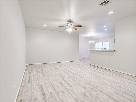 5th image of 9225 NW 71st St