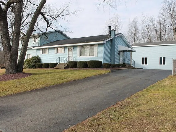 100 Stone Dr, Childs, PA 18407