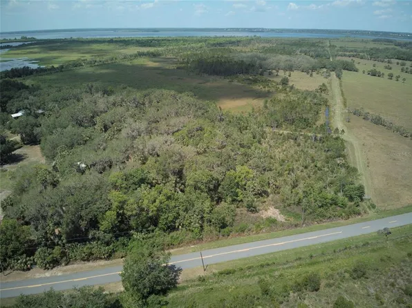Emeralda Island Rd, Leesburg, FL 34788