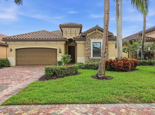 2946 Aviamar Cir, Naples, FL 34114