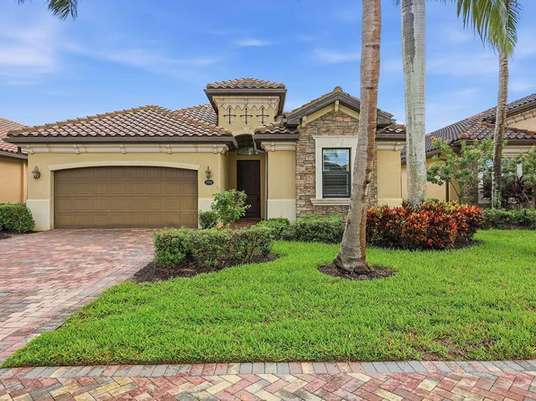 2946 Aviamar Cir, Naples, FL 34114