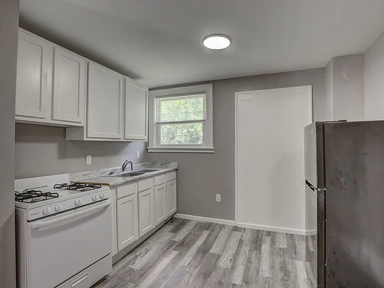 5211 Montgomery Rd #C — Photo 6