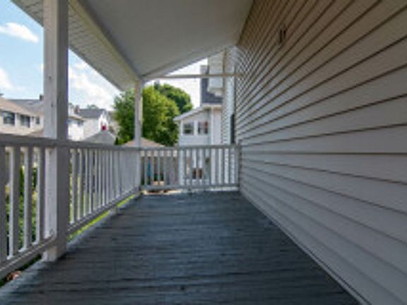 5th image of 64 Newport St