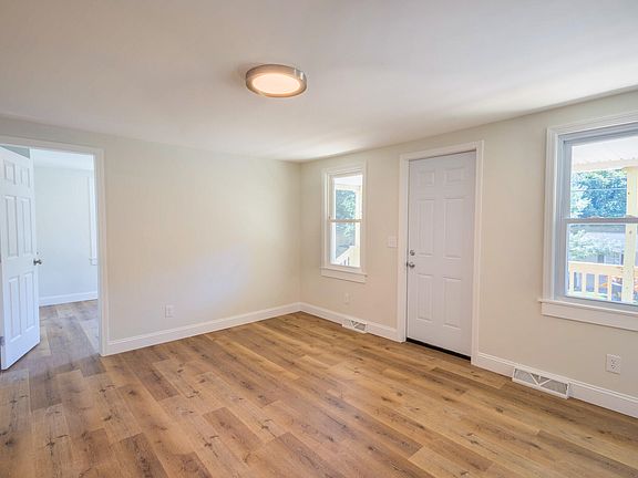 4th image of 630 School Ln