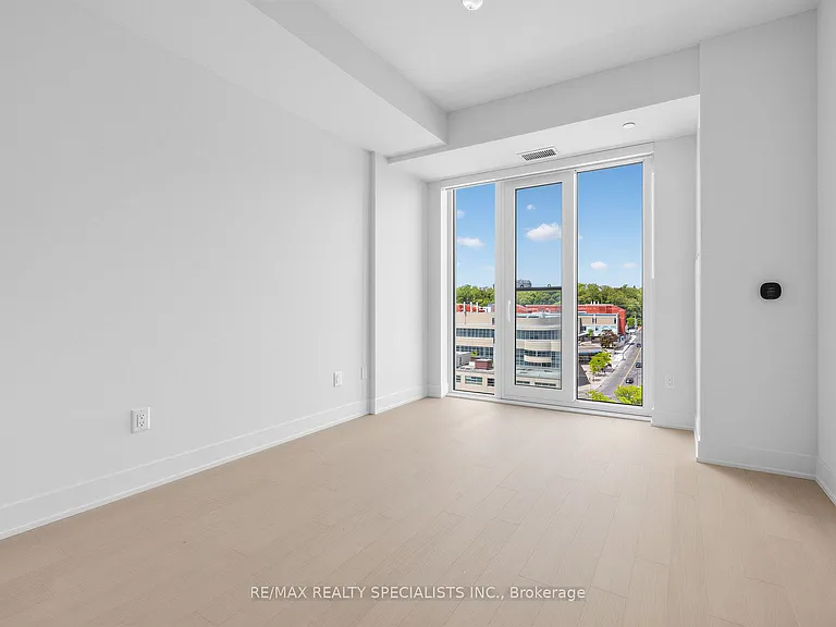 322 Dupont St #907 — Photo 15