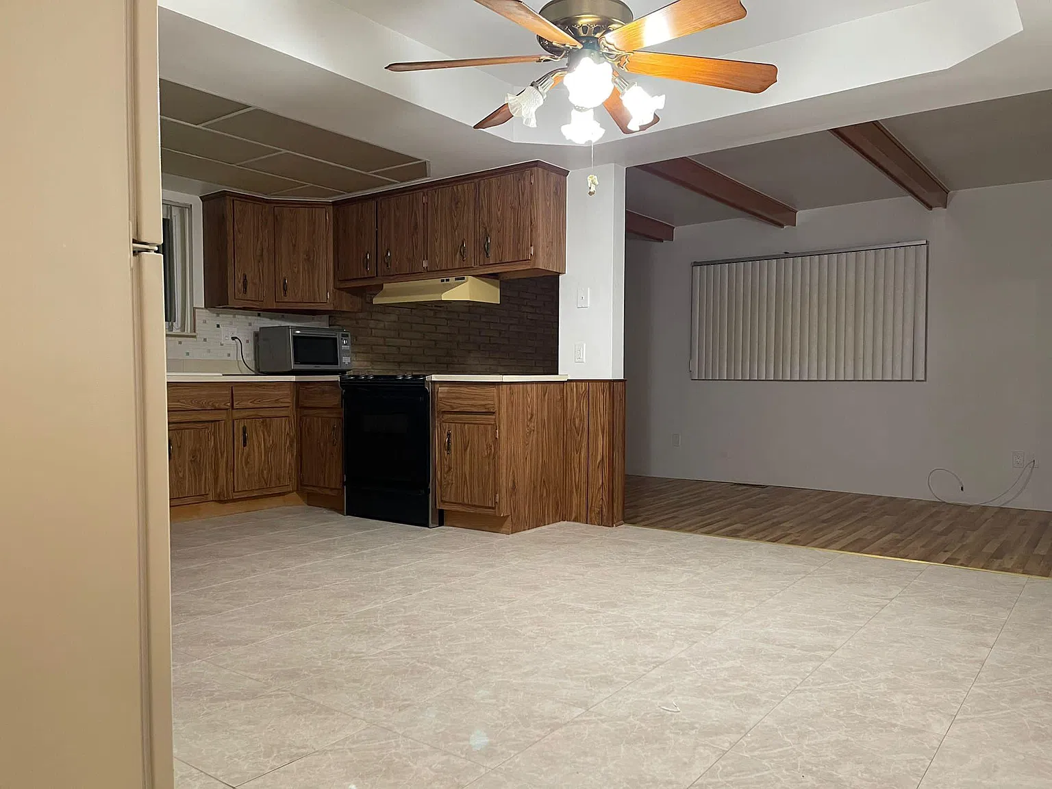 4801 Kingsley Dr — Photo 2