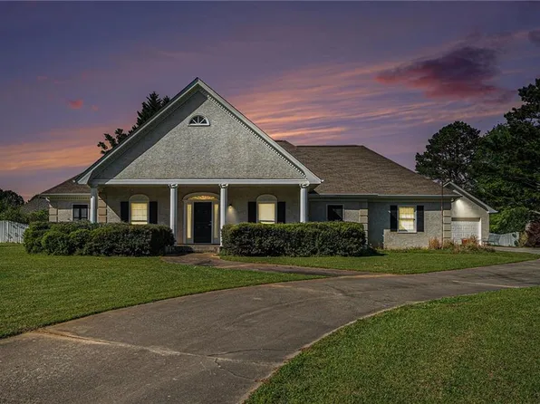 950 Sundew Dr SE, Conyers, GA 30013