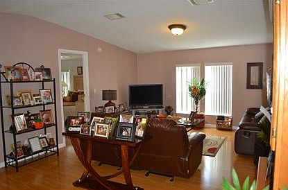 3rd image of 3141 Carpenter Ln