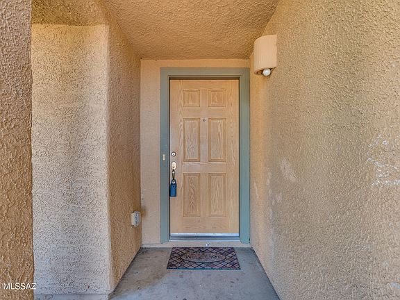 4th image of 7547 S Amsterdam Way
