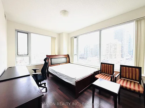 68 Canterbury Pl Photo 1