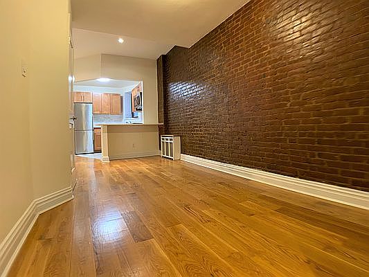 3rd image of 149 E 81st St APT 3e