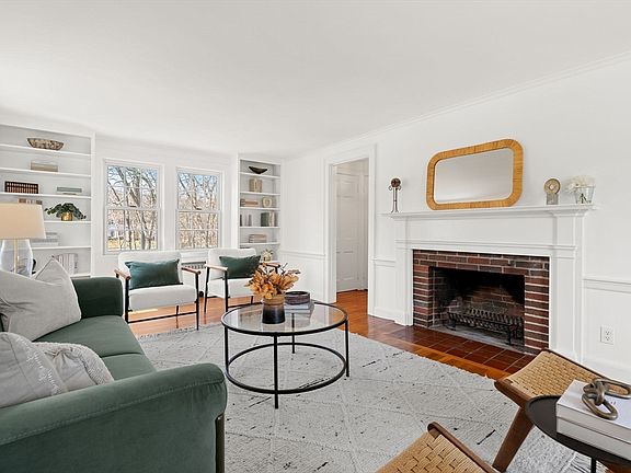 2nd image of 424 Washington St